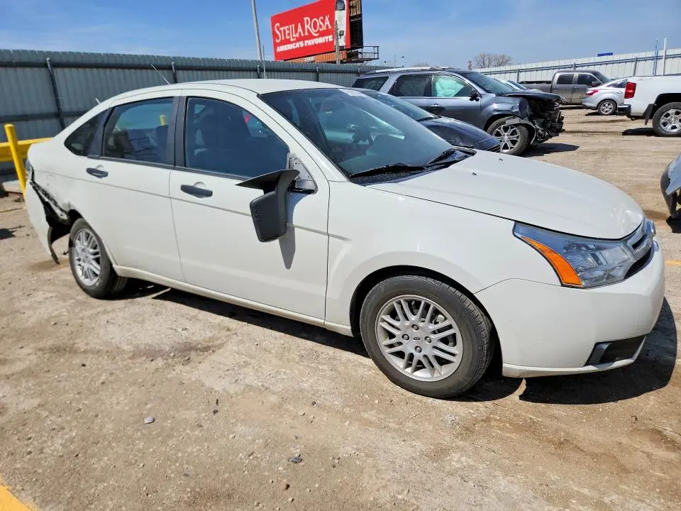 2010 FORD FOCUS SE  
