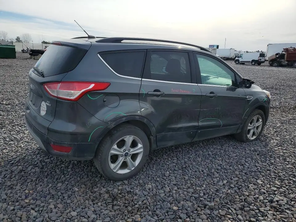 2016 FORD ESCAPE SE  