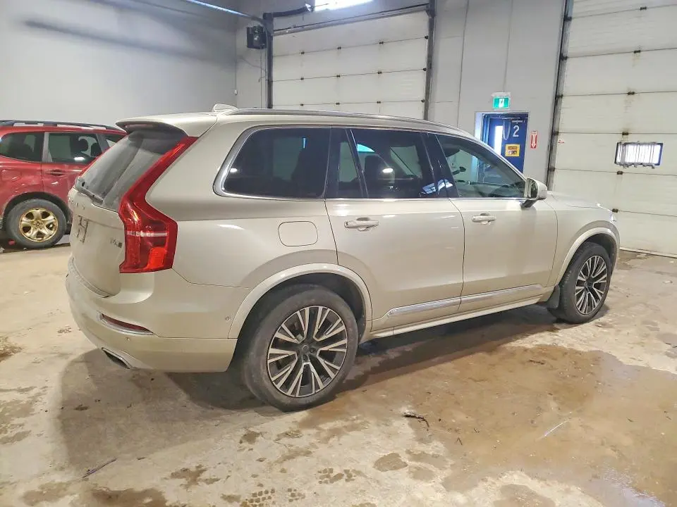 2016 VOLVO XC90 T6  