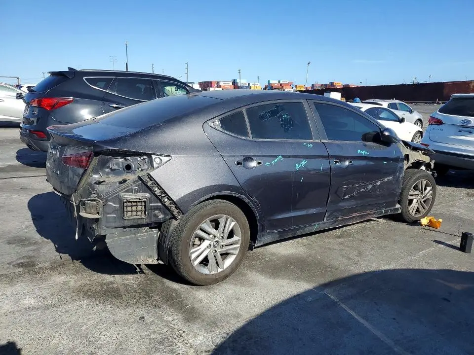2020 HYUNDAI ELANTRA SEL  