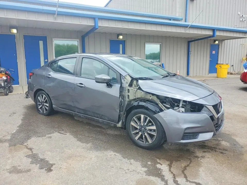 2021 NISSAN VERSA SV  
