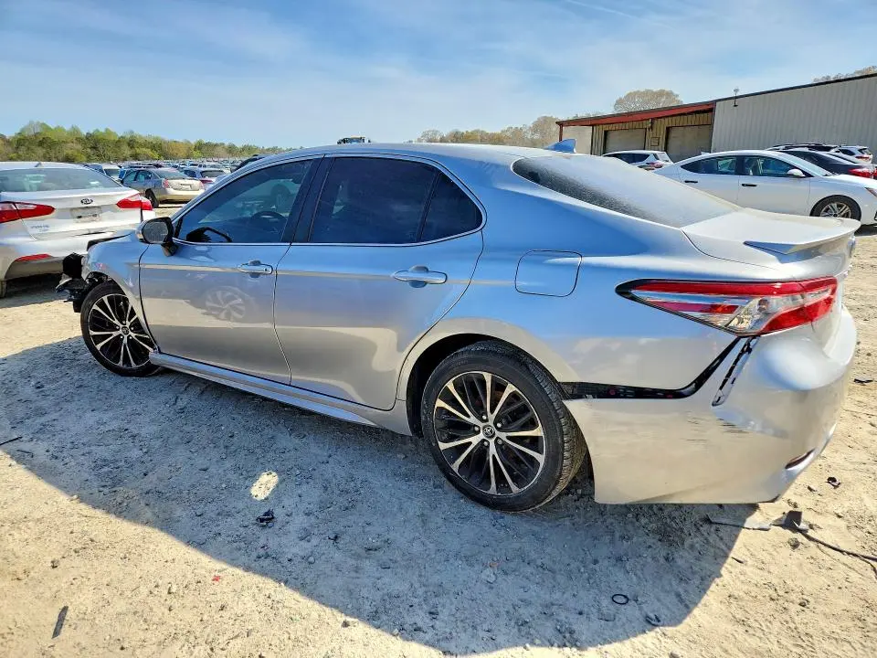 2019 TOYOTA CAMRY SE  