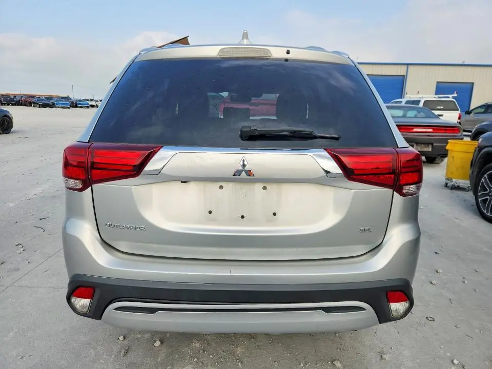 2020 MITSUBISHI OUTLANDER SE  