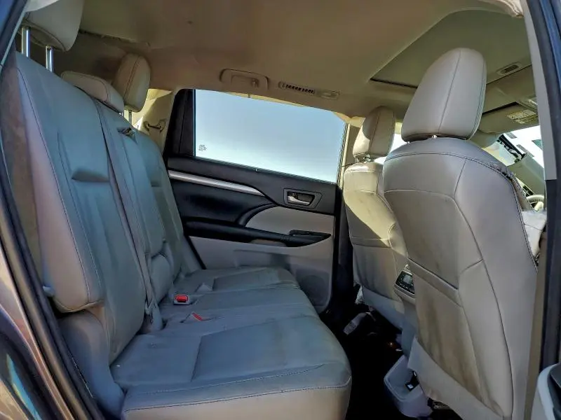 2015 TOYOTA HIGHLANDER XLE  