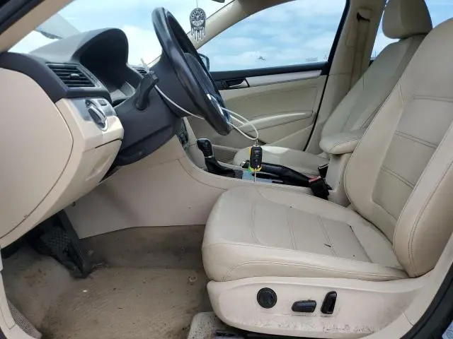 2013 VOLKSWAGEN PASSAT SE  