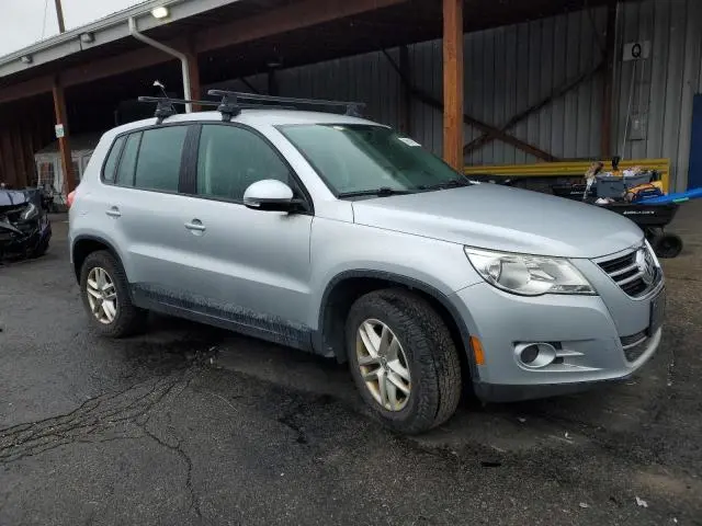 2011 VOLKSWAGEN TIGUAN S  
