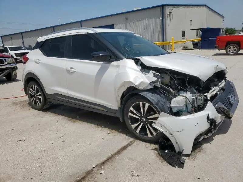 2019 NISSAN KICKS S  