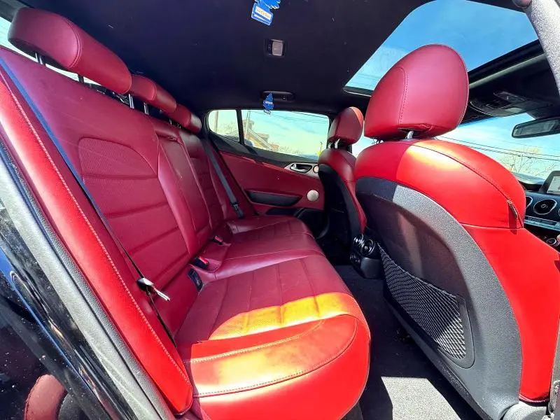 2019 KIA STINGER GT2  