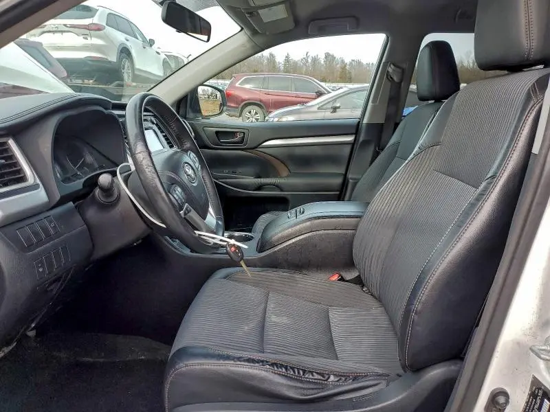 2015 TOYOTA HIGHLANDER LE  