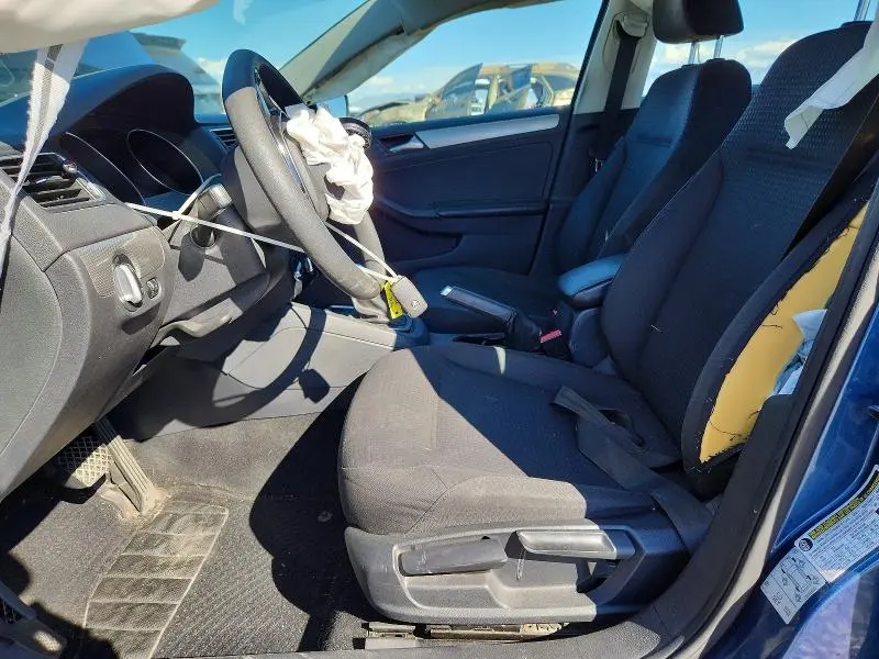 2016 VOLKSWAGEN JETTA SE  