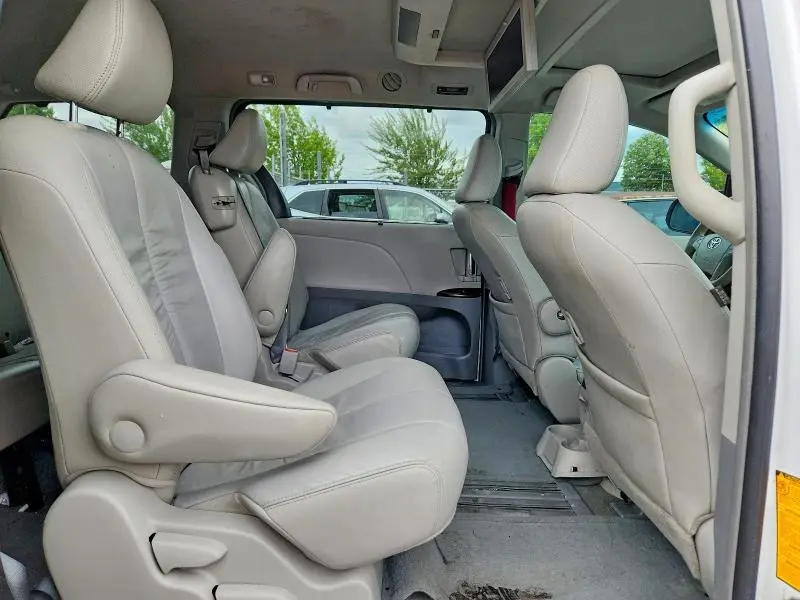 2011 TOYOTA SIENNA XLE 8-PASSENGER  
