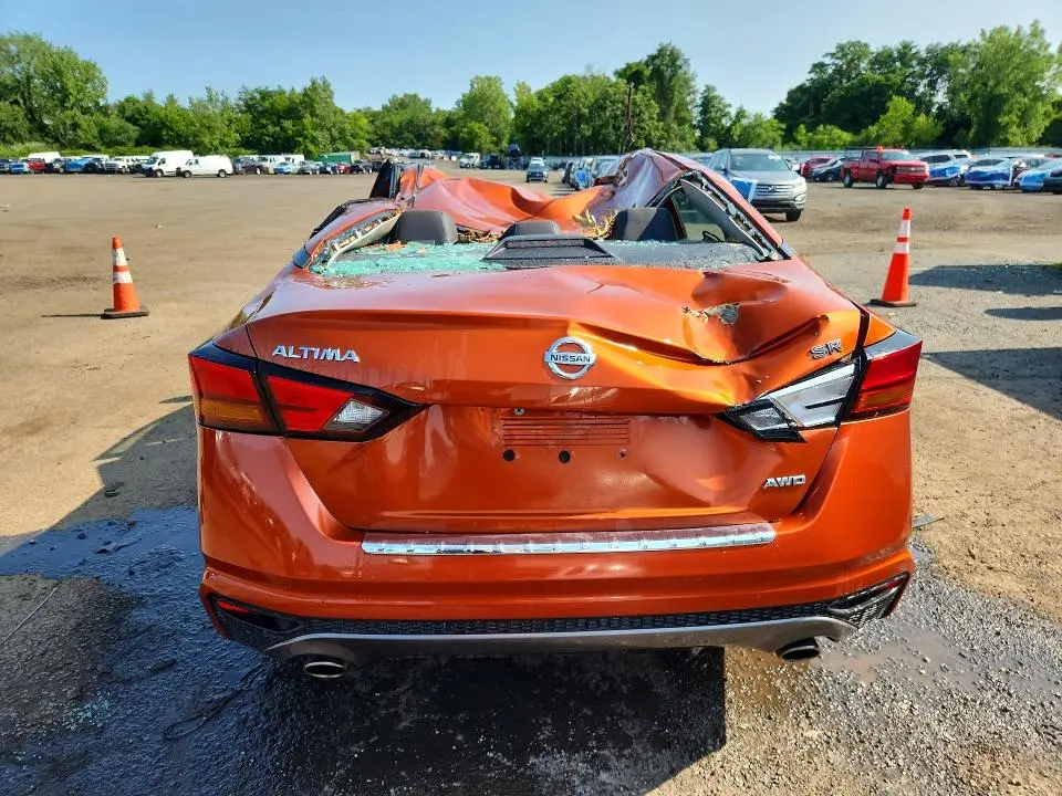 2019 NISSAN ALTIMA SR  