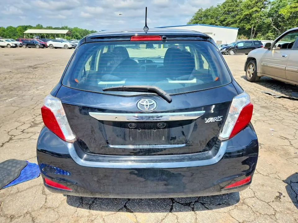 2012 TOYOTA YARIS 5-DOOR L  