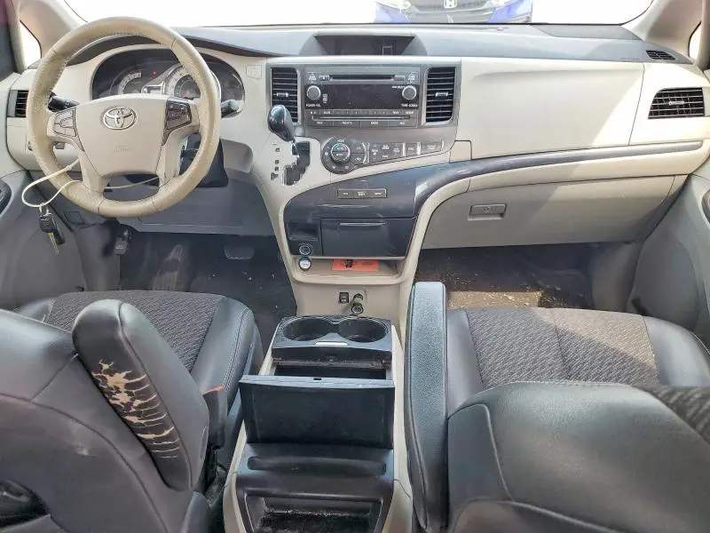 2011 TOYOTA SIENNA SPORT  