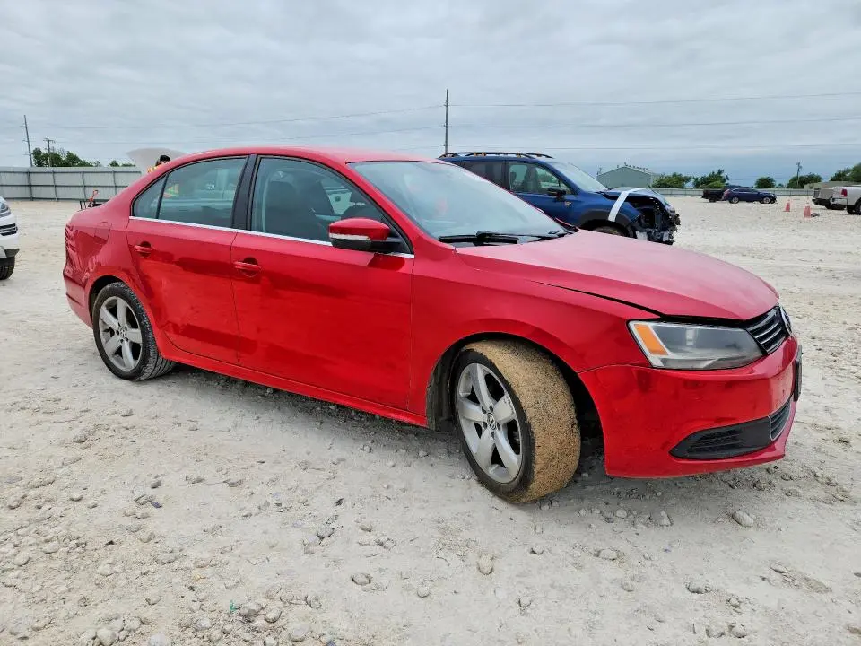 2013 VOLKSWAGEN JETTA SE  