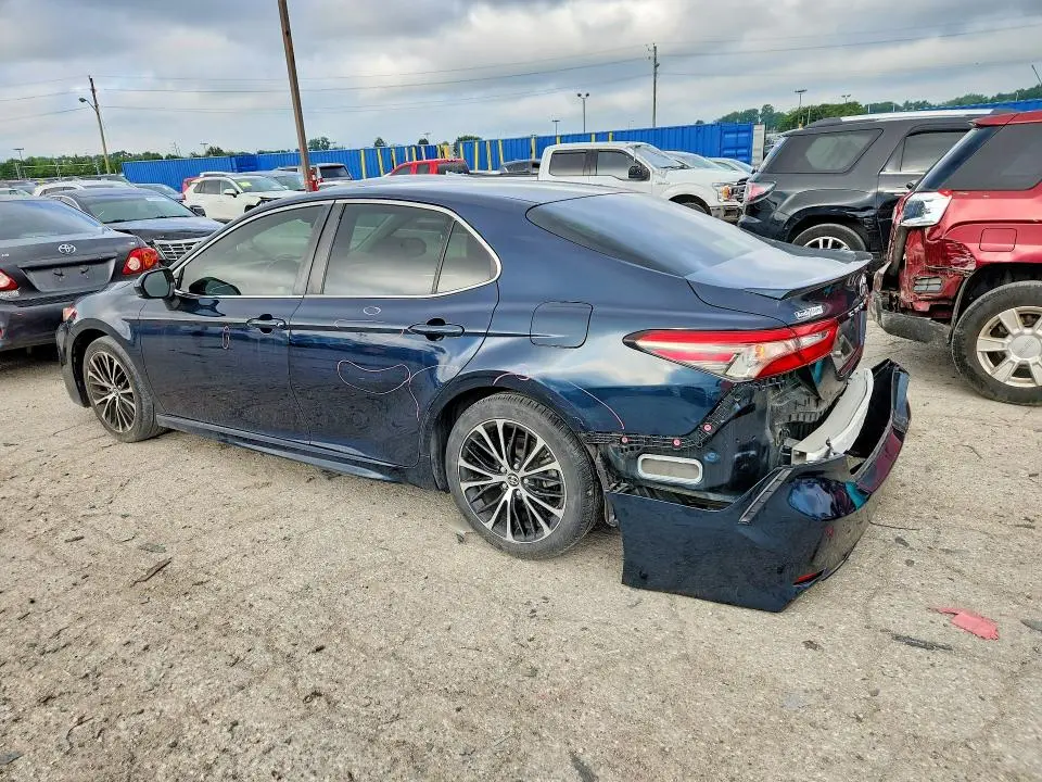 2018 TOYOTA CAMRY SE  