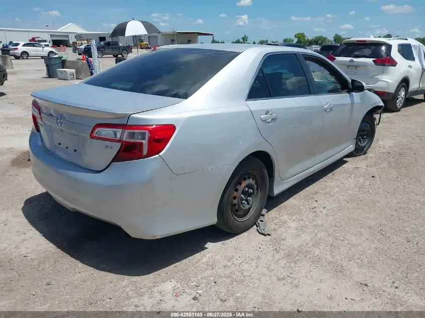 2014 TOYOTA CAMRY SE
