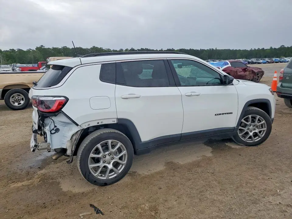 2023 JEEP COMPASS LATITUDE LUX  