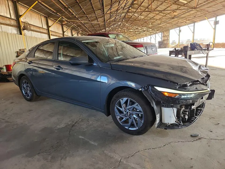 2024 HYUNDAI ELANTRA BLUE  
