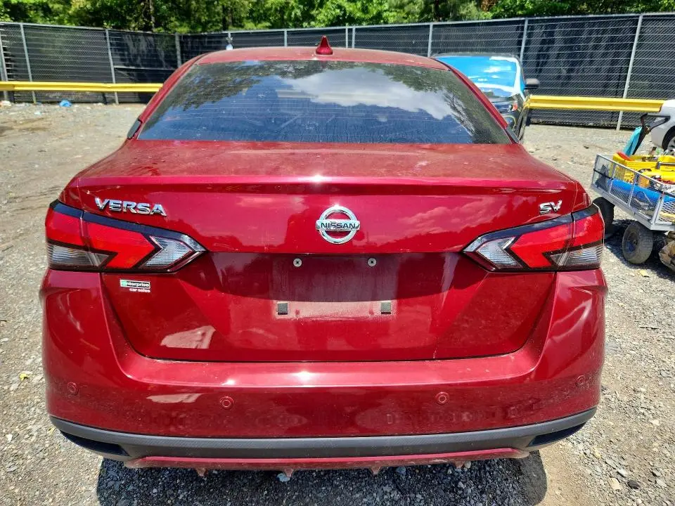 2021 NISSAN VERSA SV  