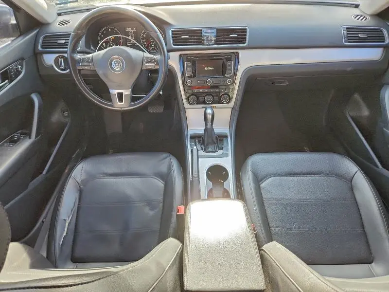 2013 VOLKSWAGEN PASSAT SE  