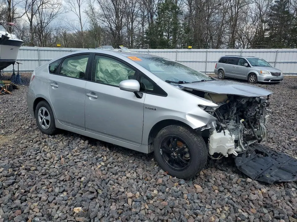 2013 TOYOTA PRIUS TWO  