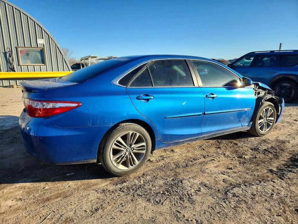 2017 TOYOTA CAMRY SE  