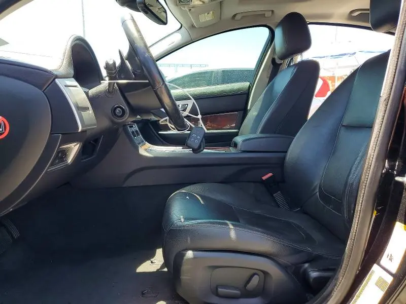 2013 JAGUAR XF   