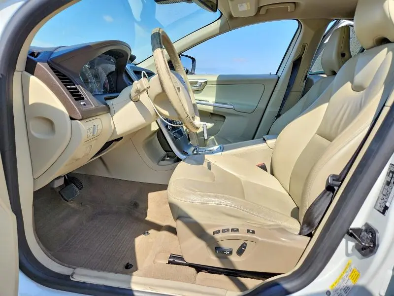 2010 VOLVO XC60 3.2  