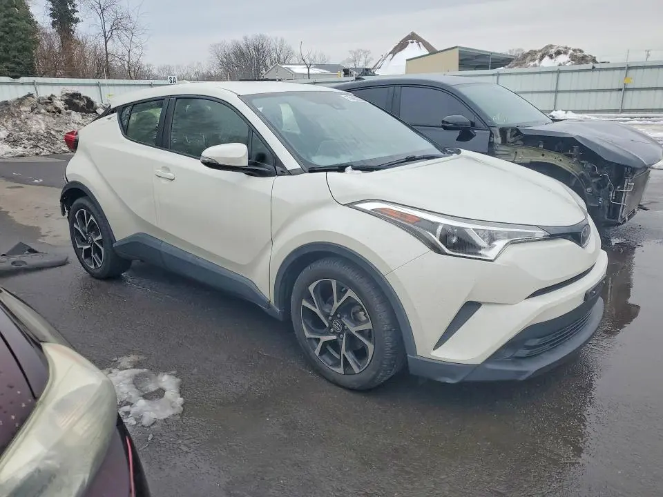 2019 TOYOTA C-HR XLE  