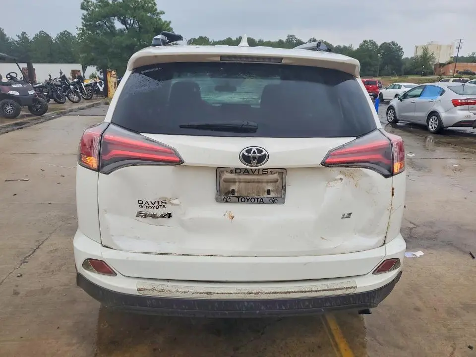 2016 TOYOTA RAV4 LE  