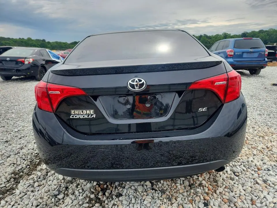 2019 TOYOTA COROLLA SE  