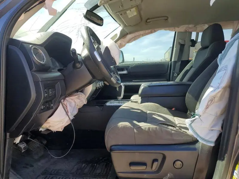 2017 TOYOTA TUNDRA SR5  