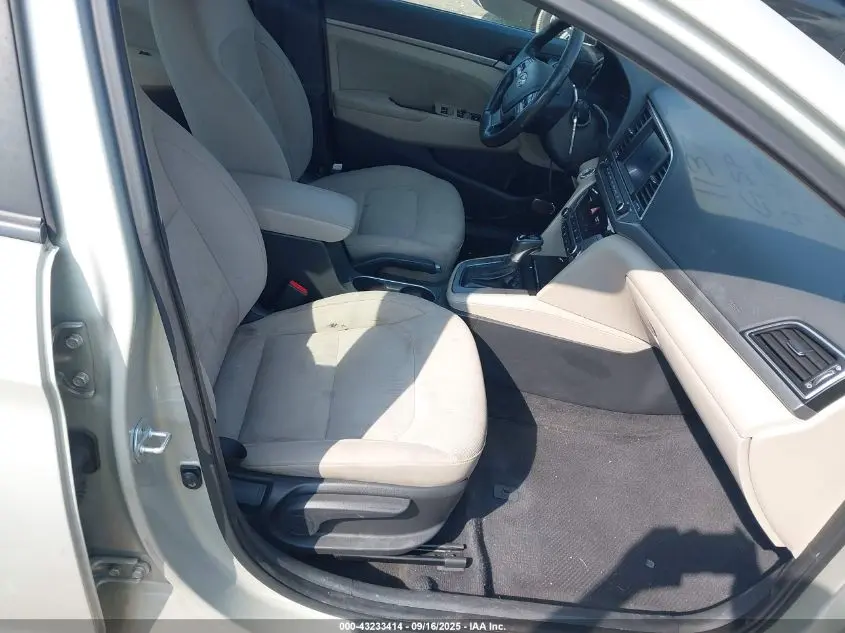 2017 HYUNDAI ELANTRA SE