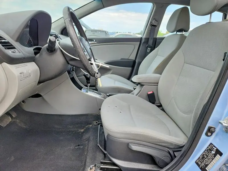 2012 HYUNDAI ACCENT SE  