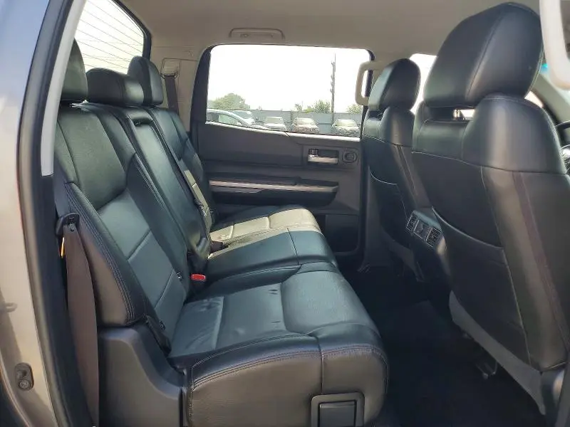 2017 TOYOTA TUNDRA SR5  