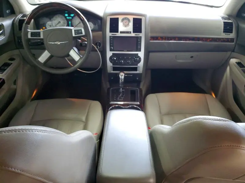 2010 CHRYSLER 300C   