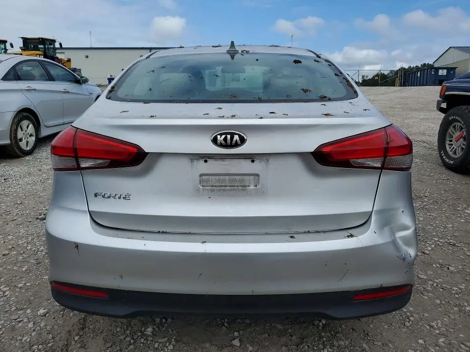 2018 KIA FORTE LX  
