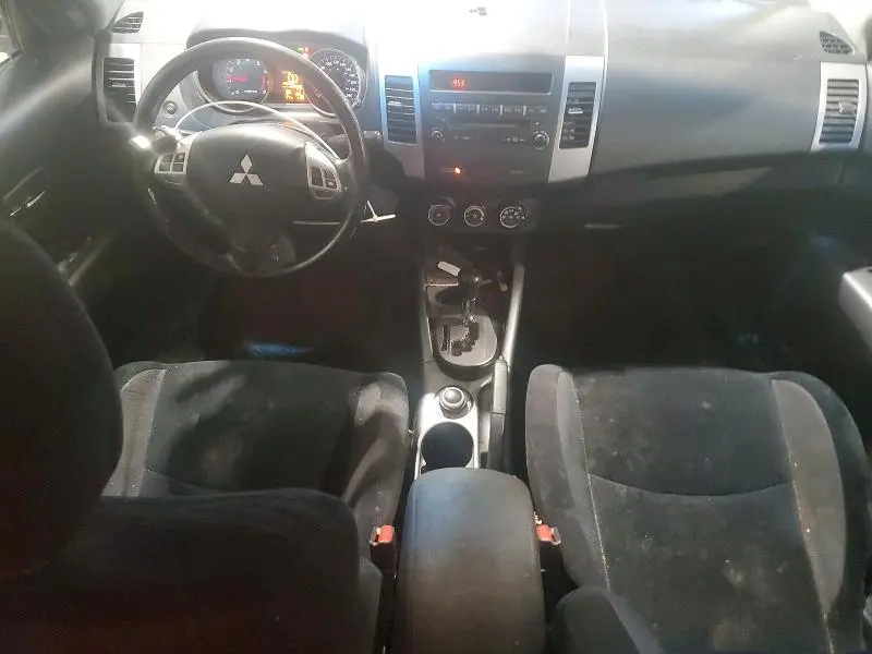 2011 MITSUBISHI OUTLANDER SE  