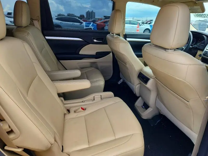 2017 TOYOTA HIGHLANDER XLE  