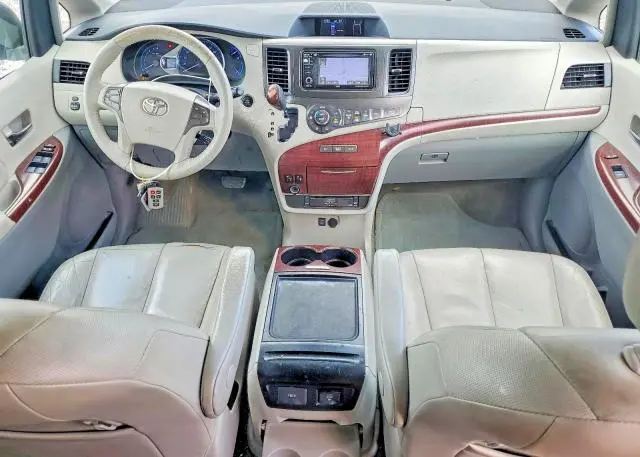 2013 TOYOTA SIENNA XLE 8-PASSENGER  