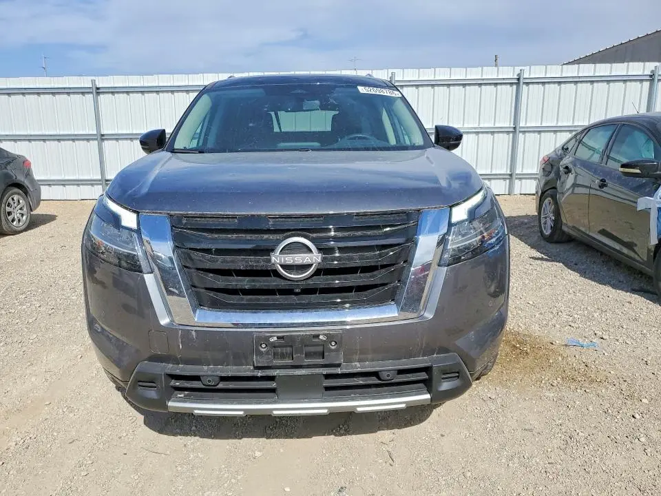 2024 NISSAN PATHFINDER SL  