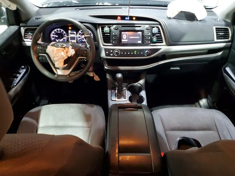 2019 TOYOTA HIGHLANDER LE  