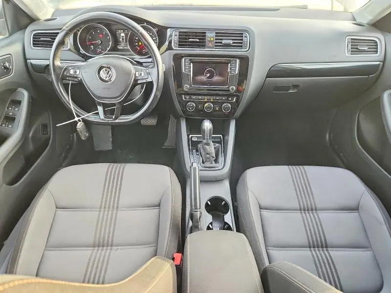 2017 VOLKSWAGEN JETTA SE  