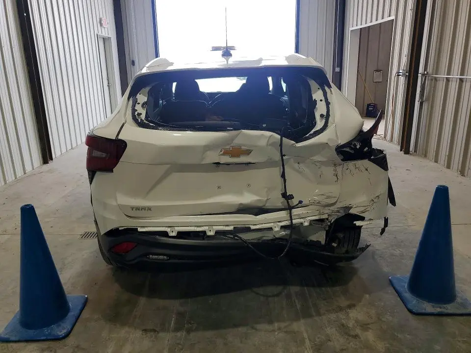 2025 CHEVROLET TRAX LS  