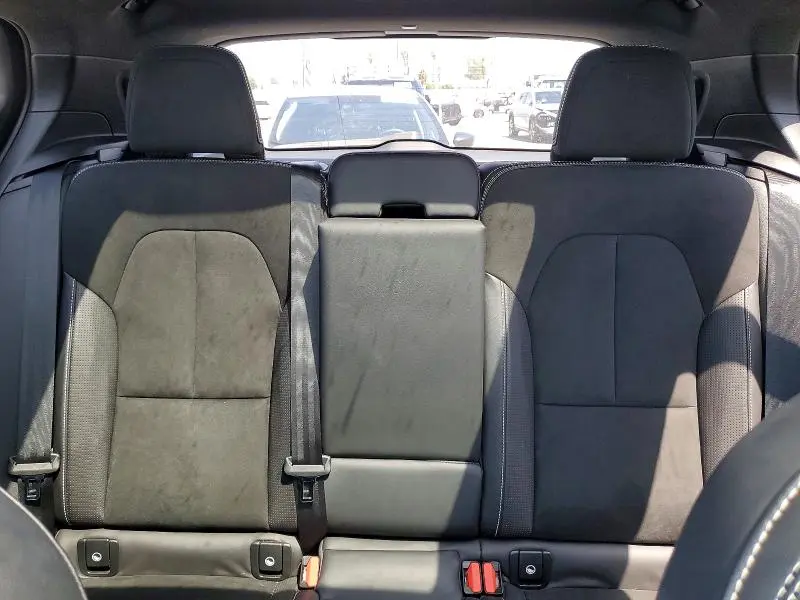 2021 VOLVO XC40 T5 R-DESIGN  