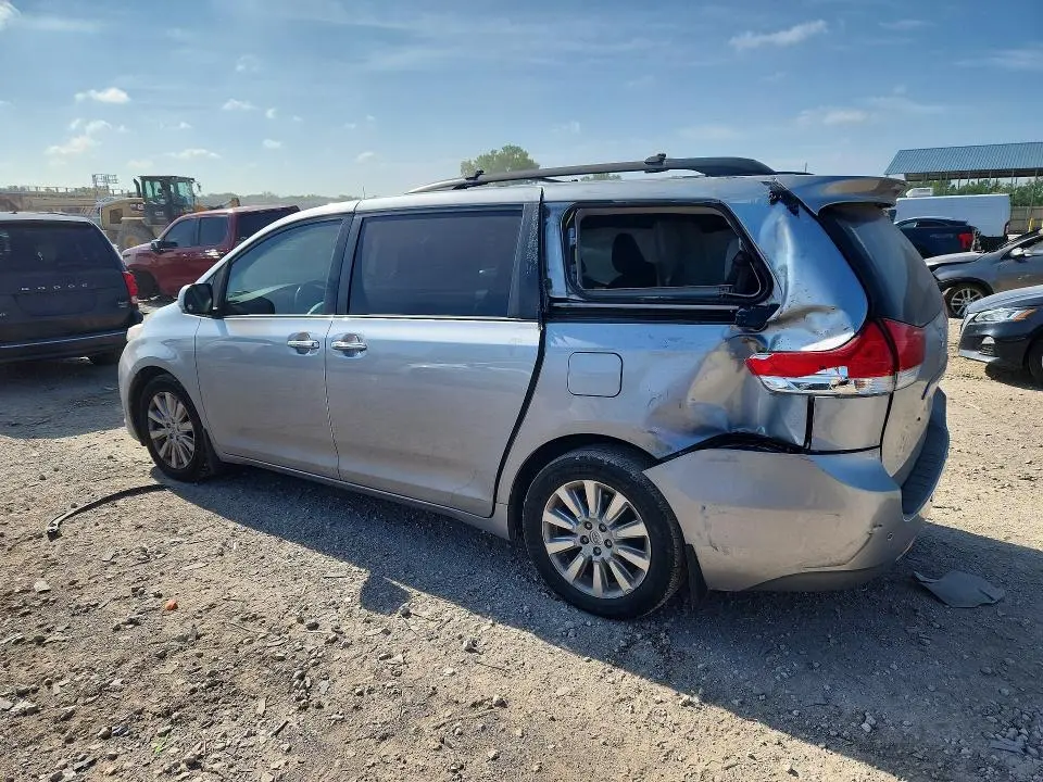 2013 TOYOTA SIENNA XLE 7-PASSENGER  