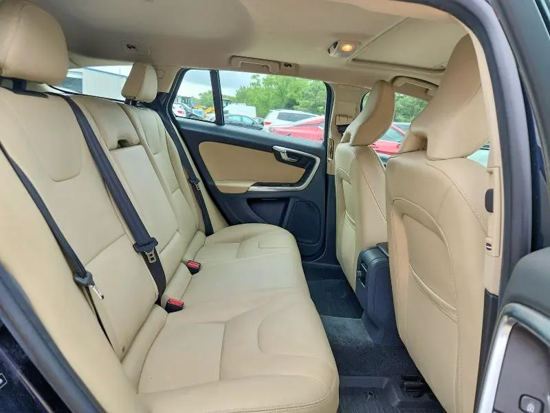 2017 VOLVO V60 T5 PREMIER  