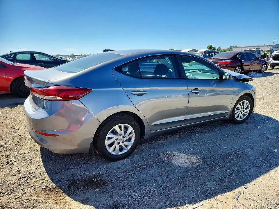2018 HYUNDAI ELANTRA SE  