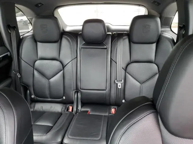 2018 PORSCHE CAYENNE   